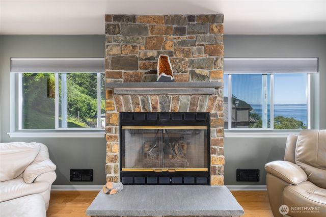 2205 Cranes Landing Drive, Greenbank, WA 98253