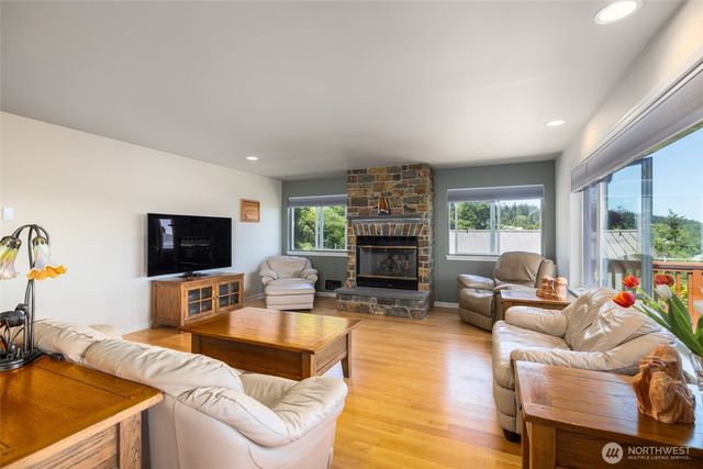 2205 Cranes Landing Drive, Greenbank, WA 98253