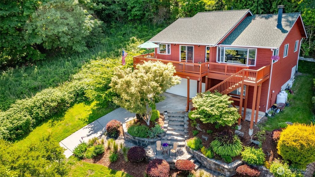 2205 Cranes Landing Drive, Greenbank, WA 98253