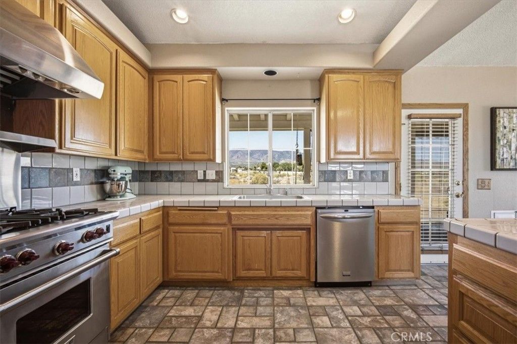 Image 14 of property listing at 1397 Sierra, Pinon Hills, CA 92372