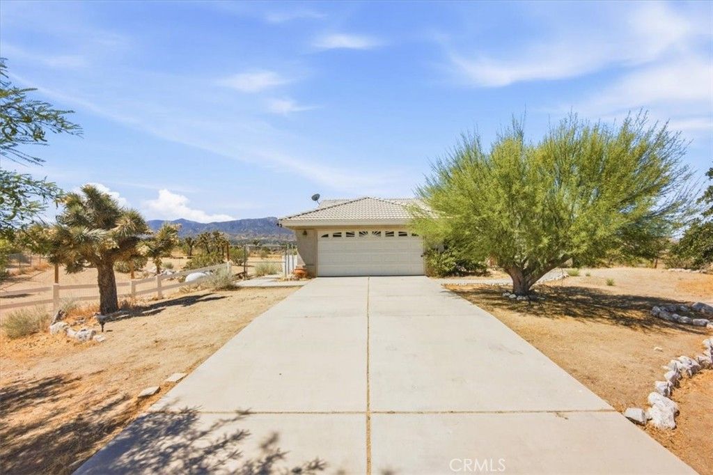 Image 1 of property listing at 1397 Sierra, Pinon Hills, CA 92372