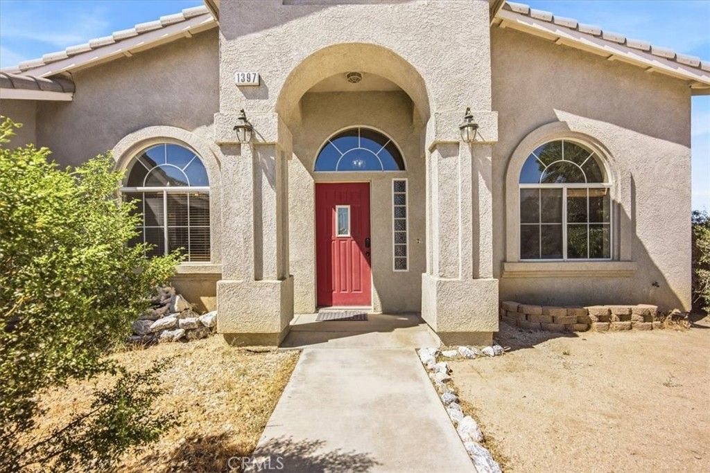 Image 2 of property listing at 1397 Sierra, Pinon Hills, CA 92372