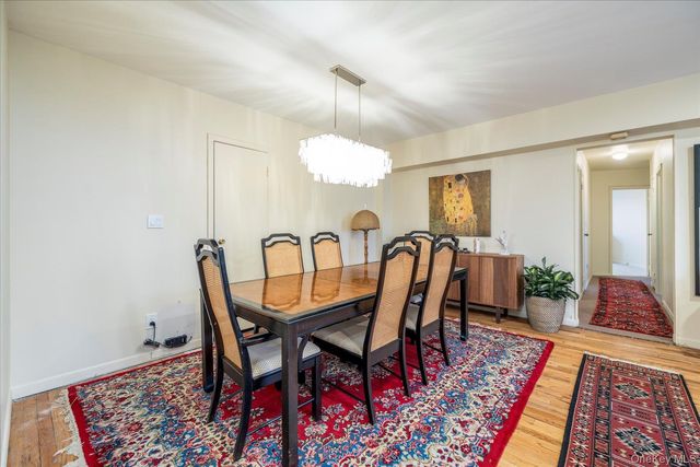 2 Fowler Avenue 211, Lynbrook, NY 11563