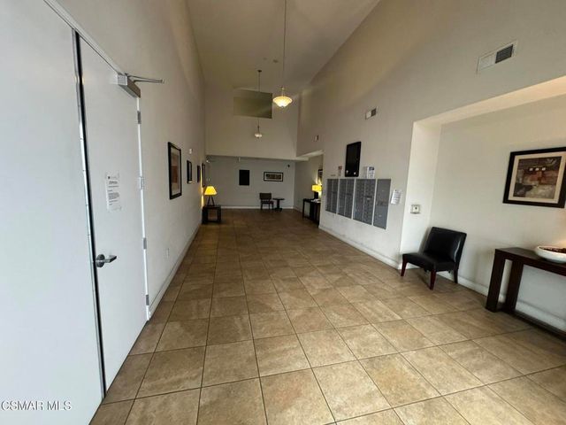 14412 Killion Street 102, Sherman Oaks, CA 91401