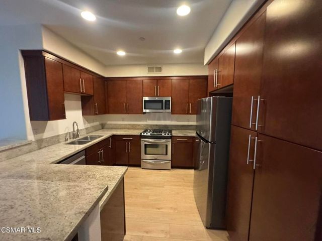 14412 Killion Street 102, Sherman Oaks, CA 91401
