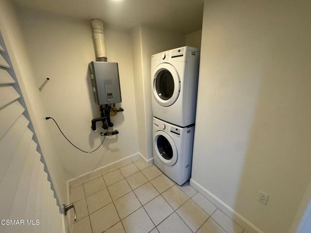 14412 Killion Street 102, Sherman Oaks, CA 91401