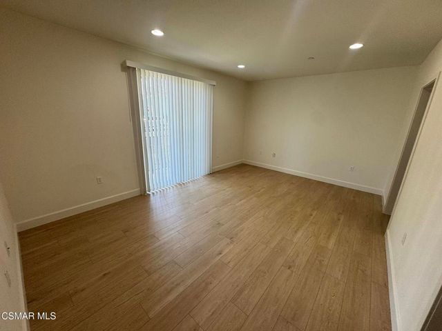 14412 Killion Street 102, Sherman Oaks, CA 91401