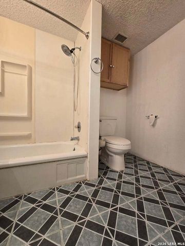 2010 W Hermosa Dr, San Antonio, TX 78201