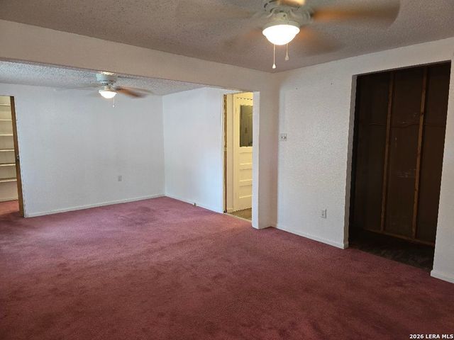 2010 W Hermosa Dr, San Antonio, TX 78201