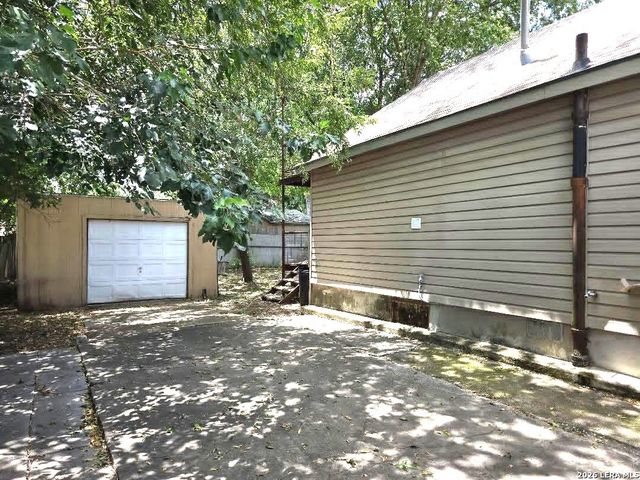 2010 W Hermosa Dr, San Antonio, TX 78201