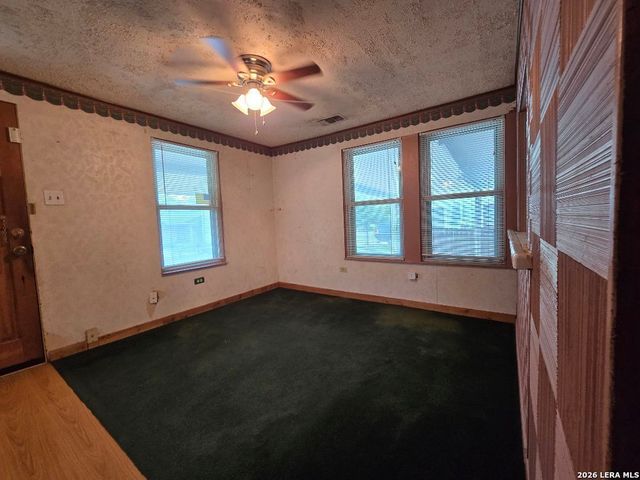 2010 W Hermosa Dr, San Antonio, TX 78201