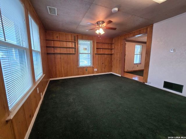2010 W Hermosa Dr, San Antonio, TX 78201