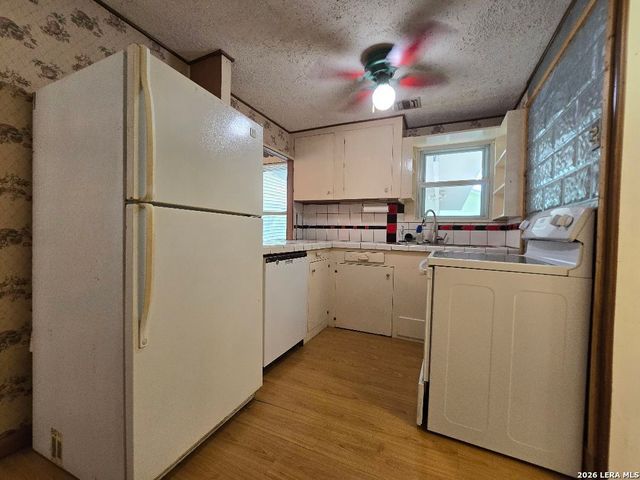2010 W Hermosa Dr, San Antonio, TX 78201