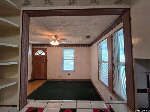2010 W Hermosa Dr, San Antonio, TX 78201
