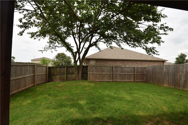 1520 Sandpiper Street, Centerton, AR 72719