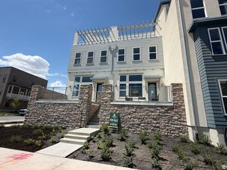 5308 W CENTER FIELD DR #136, South Jordan, UT 84009