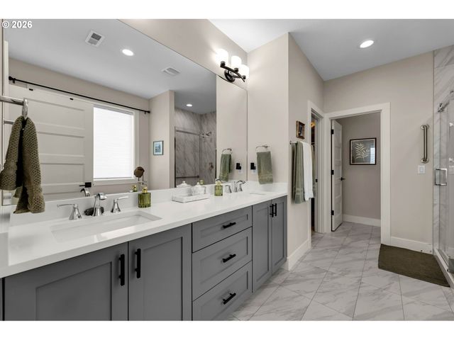 1701 Se 43RD Way, Brush Prairie, WA 98606