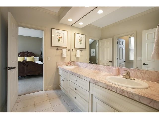 10689 Sonoma Ridge, Eden Prairie, MN 55347