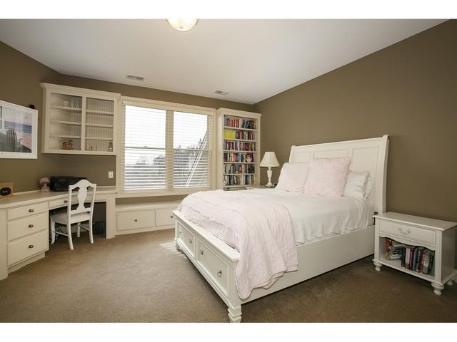 10689 Sonoma Ridge, Eden Prairie, MN 55347