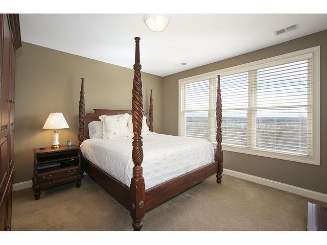 10689 Sonoma Ridge, Eden Prairie, MN 55347