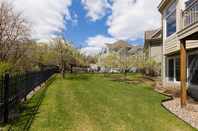 10689 Sonoma Ridge, Eden Prairie, MN 55347