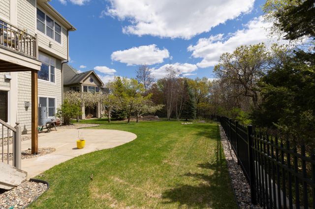 10689 Sonoma Ridge, Eden Prairie, MN 55347
