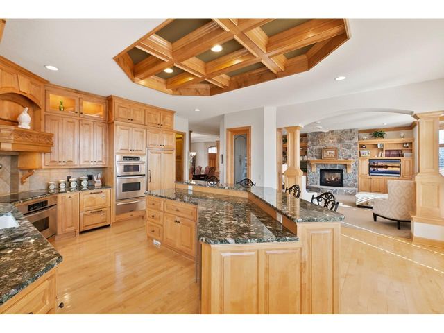 10689 Sonoma Ridge, Eden Prairie, MN 55347