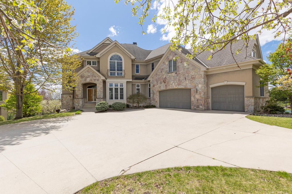 10689 Sonoma Ridge, Eden Prairie, MN 55347