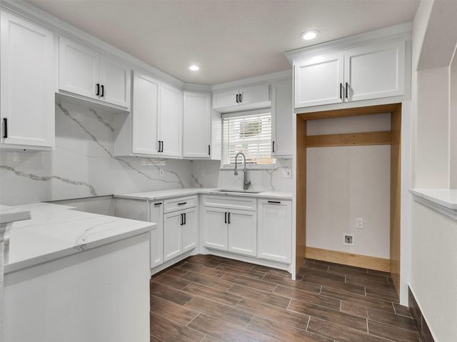 8214 Woodlyn Road, Houston, TX 77028