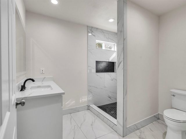 8214 Woodlyn Road, Houston, TX 77028