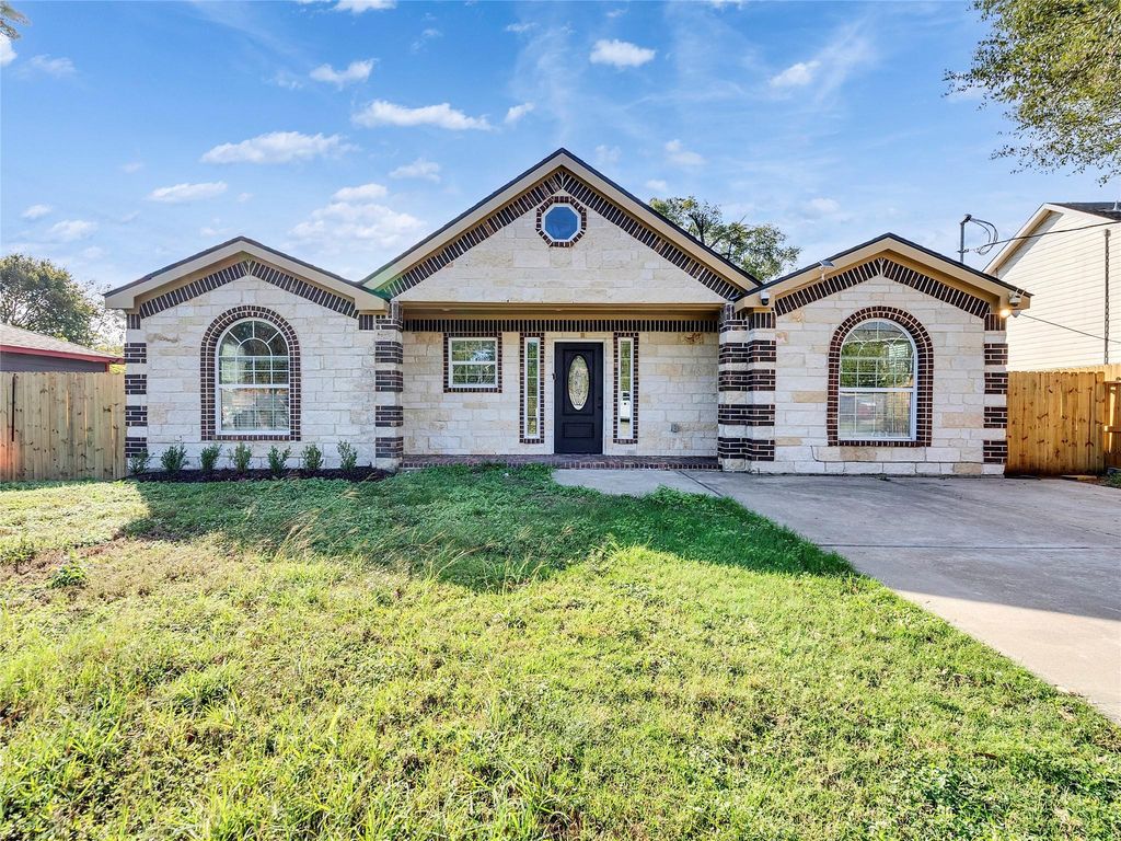 8214 Woodlyn Road, Houston, TX 77028