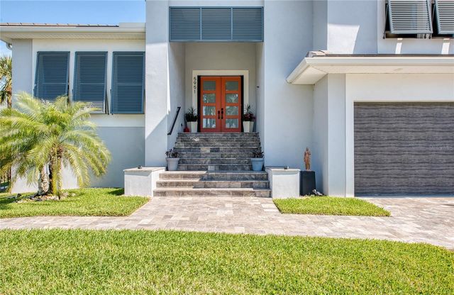 5951 BAY DRIVE, Gulfport, FL 33707