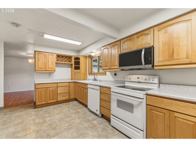 1117 Se 135TH Ave, Portland, OR 97233