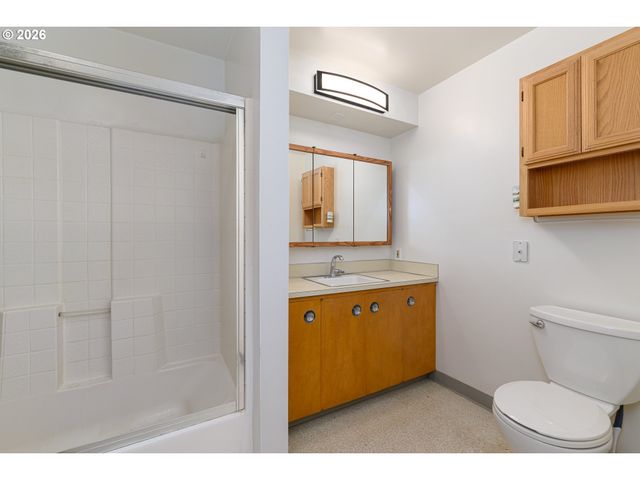 1117 Se 135TH Ave, Portland, OR 97233