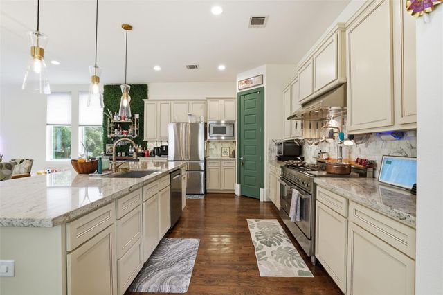 215 Avondale Street, Houston, TX 77006