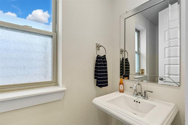 215 Avondale Street, Houston, TX 77006