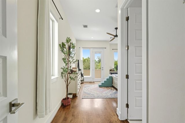 215 Avondale Street, Houston, TX 77006