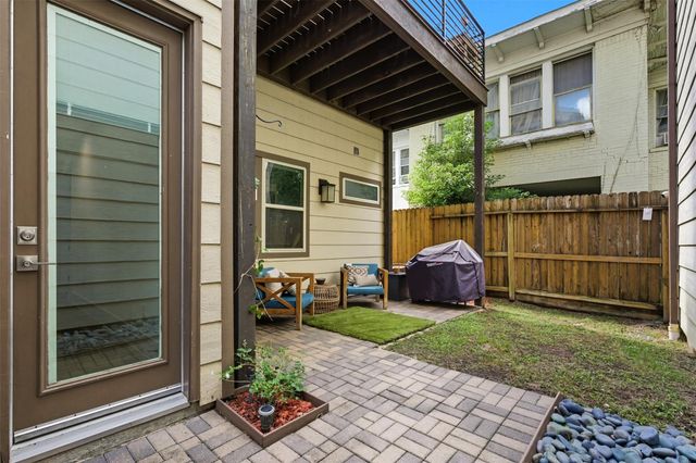 215 Avondale Street, Houston, TX 77006