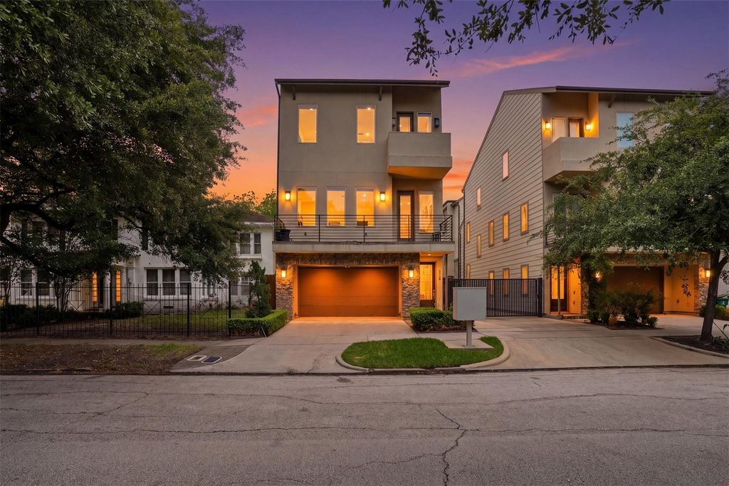 215 Avondale Street, Houston, TX 77006