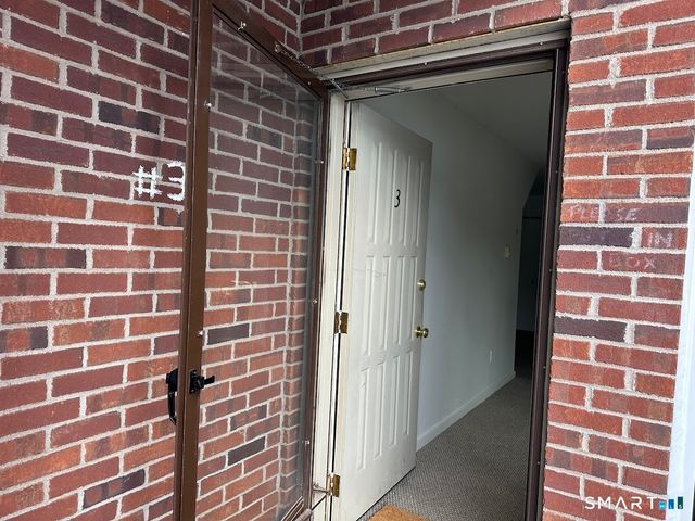 295 Redstone Hill Road 3, Bristol, CT 06010