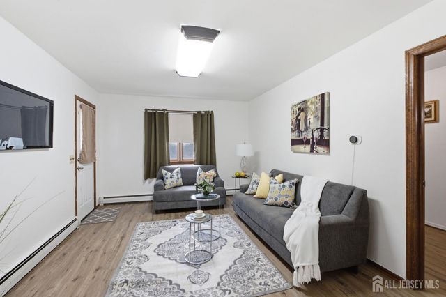 21 S Heathcote Avenue S, Edison, NJ 08817