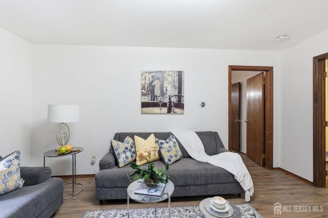 21 S Heathcote Avenue S, Edison, NJ 08817