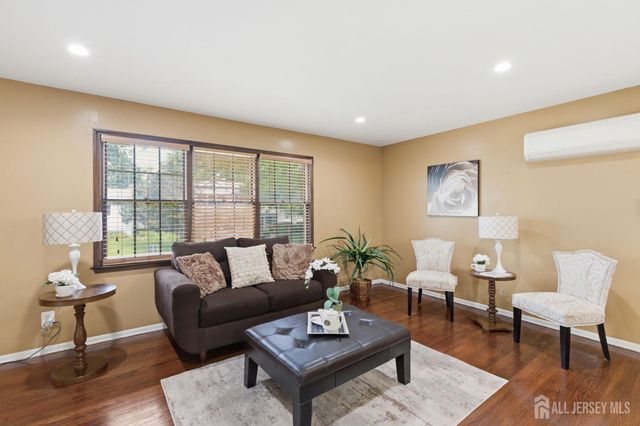21 S Heathcote Avenue S, Edison, NJ 08817