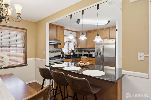 21 S Heathcote Avenue S, Edison, NJ 08817
