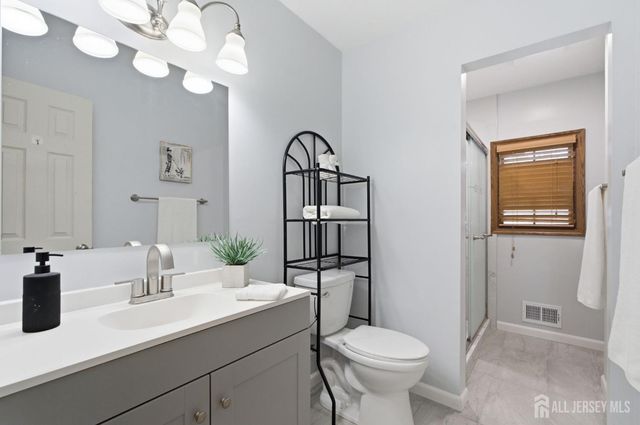 21 S Heathcote Avenue S, Edison, NJ 08817