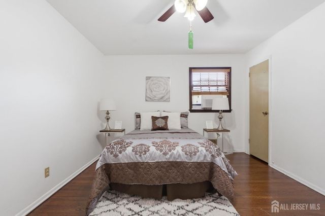 21 S Heathcote Avenue S, Edison, NJ 08817