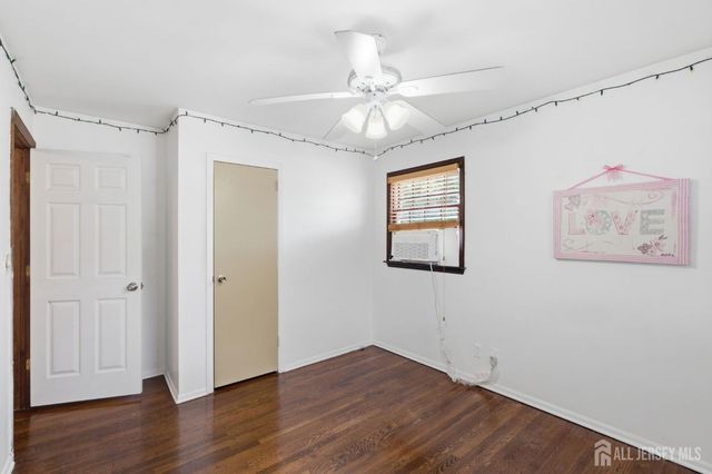 21 S Heathcote Avenue S, Edison, NJ 08817