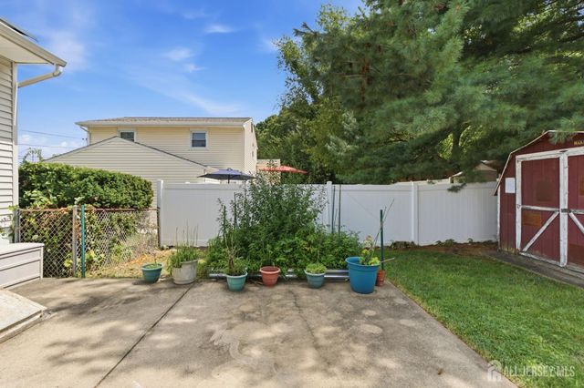 21 S Heathcote Avenue S, Edison, NJ 08817