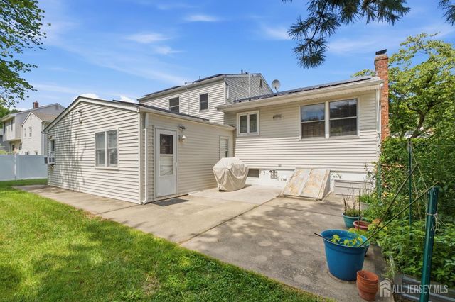 21 S Heathcote Avenue S, Edison, NJ 08817