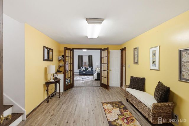 21 S Heathcote Avenue S, Edison, NJ 08817
